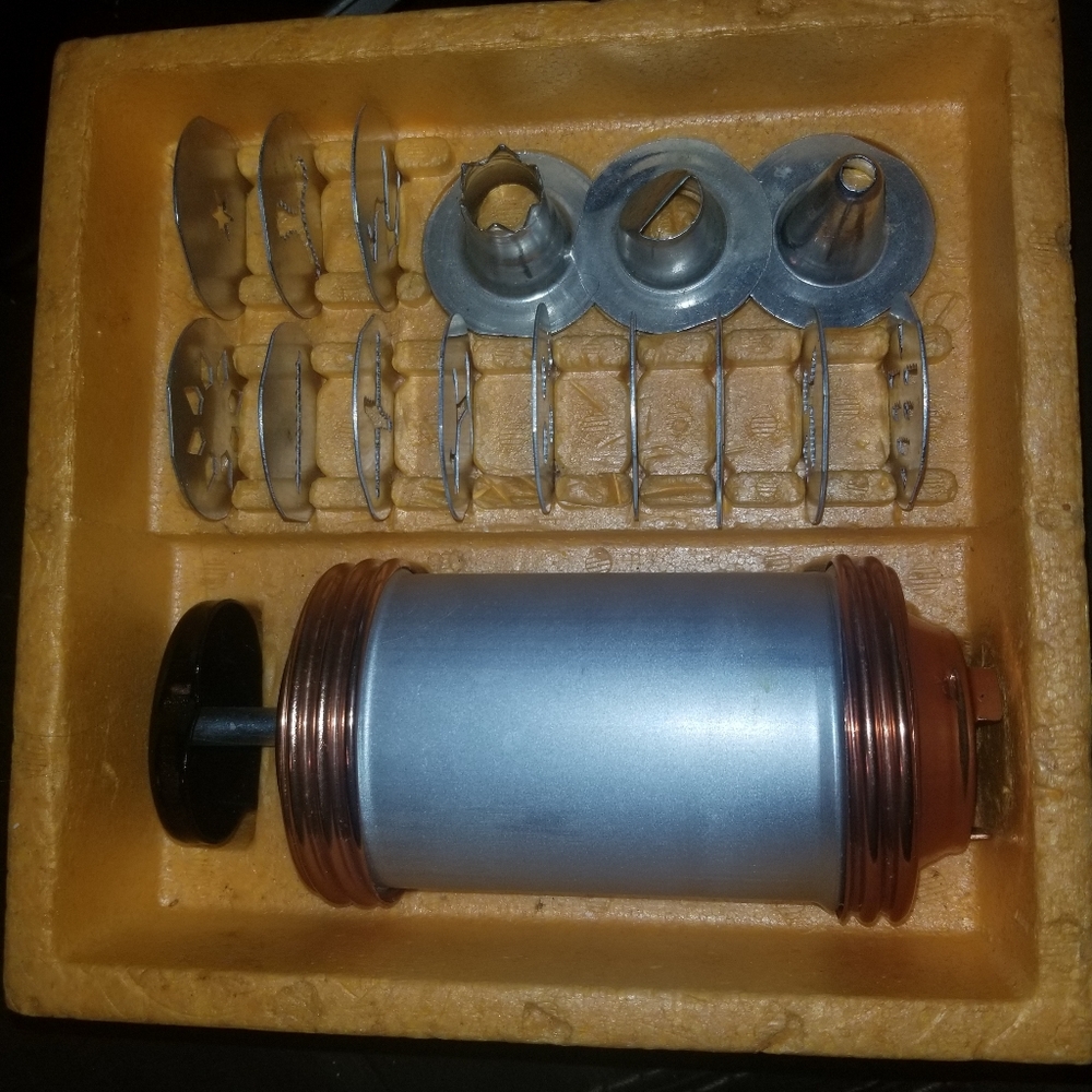 Vintage Mirro Cookie Pastry Press Set